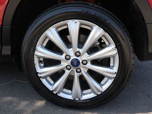 Used 2017 Ford Escape Titanium w/ Equipment Group 301A AWD/4WD image 43