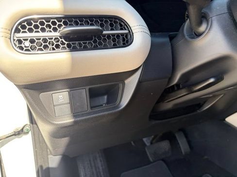 Used 2024 Honda HR-V EX-L image 28