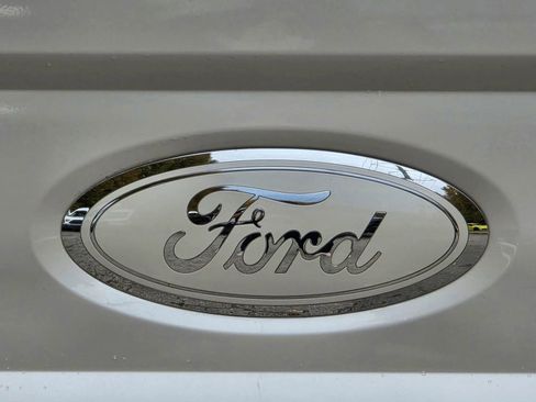 Used 2017 Ford F250 Lariat w/ Lariat Ultimate Package AWD/4WD image 41