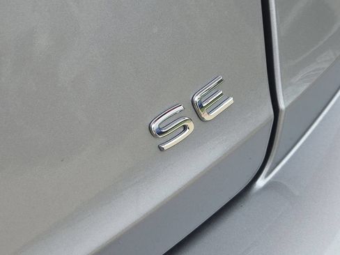 New 2026 Volkswagen Jetta SE FWD image 9