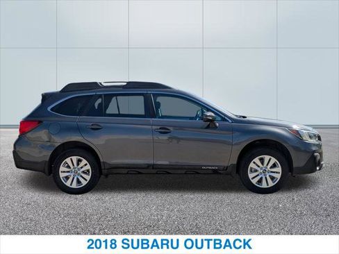 Used 2018 Subaru Outback 2.5i Premium image 6