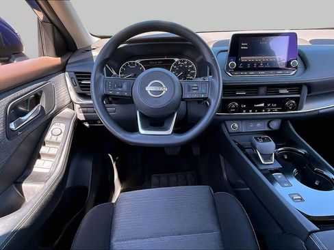 Used 2023 Nissan Rogue SV FWD image 6