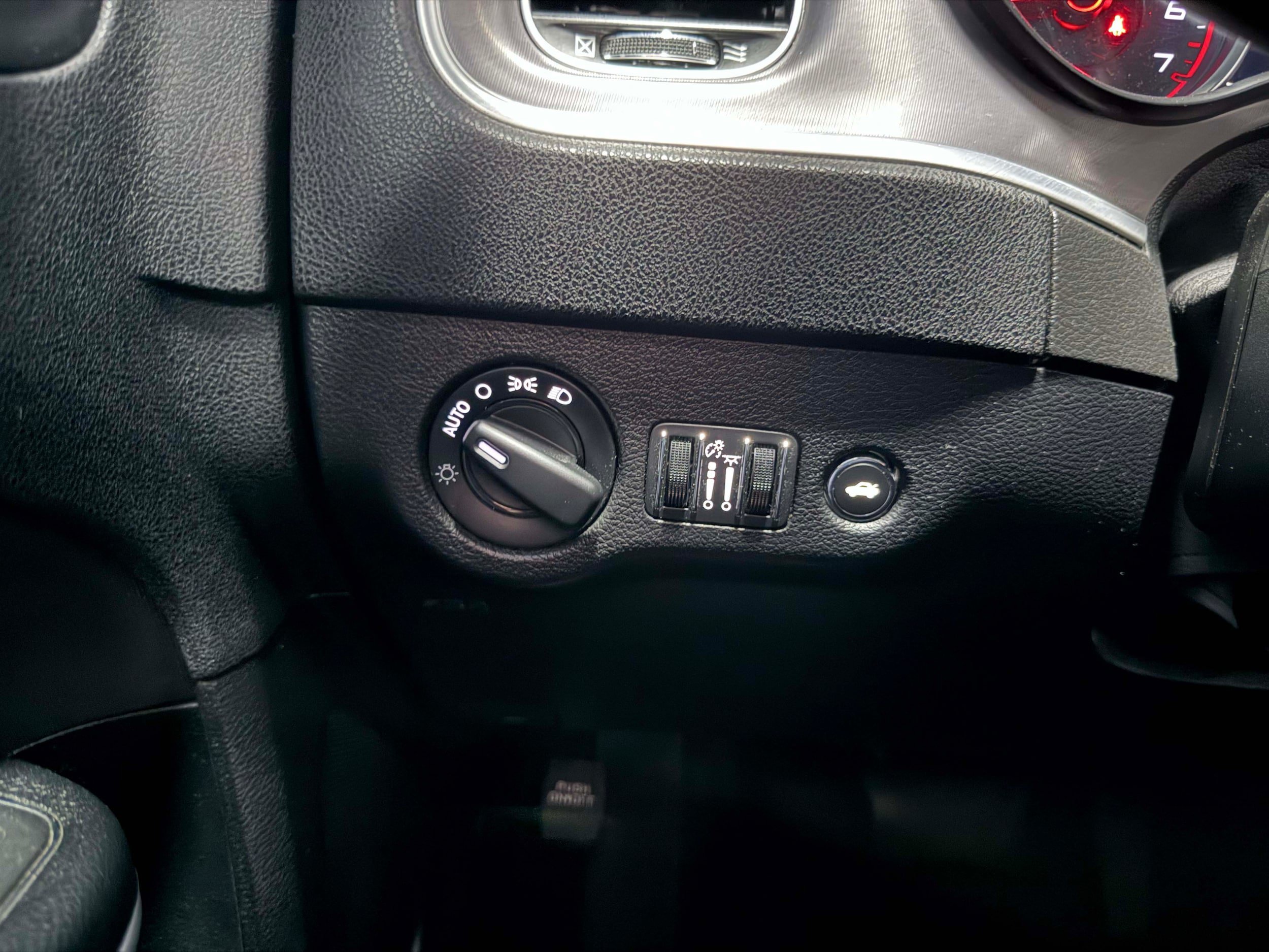 Used 2022 Dodge Charger SXT RWD image 15