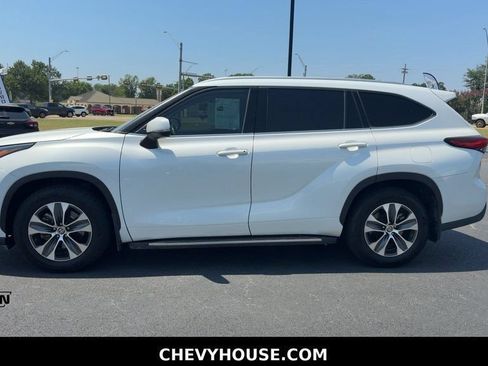 Used 2022 Toyota Highlander XLE FWD image 69