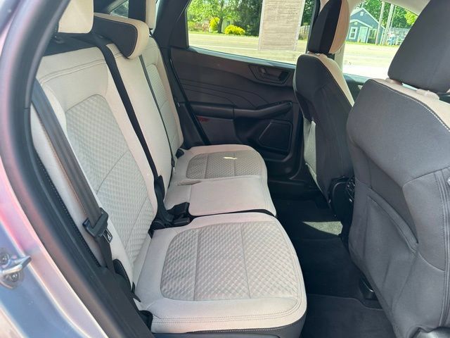 Used 2022 Ford Escape SE w/ Cold Weather Package AWD/4WD image 15
