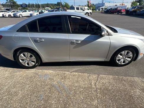 Used 2016 Chevrolet Cruze LS FWD image 4