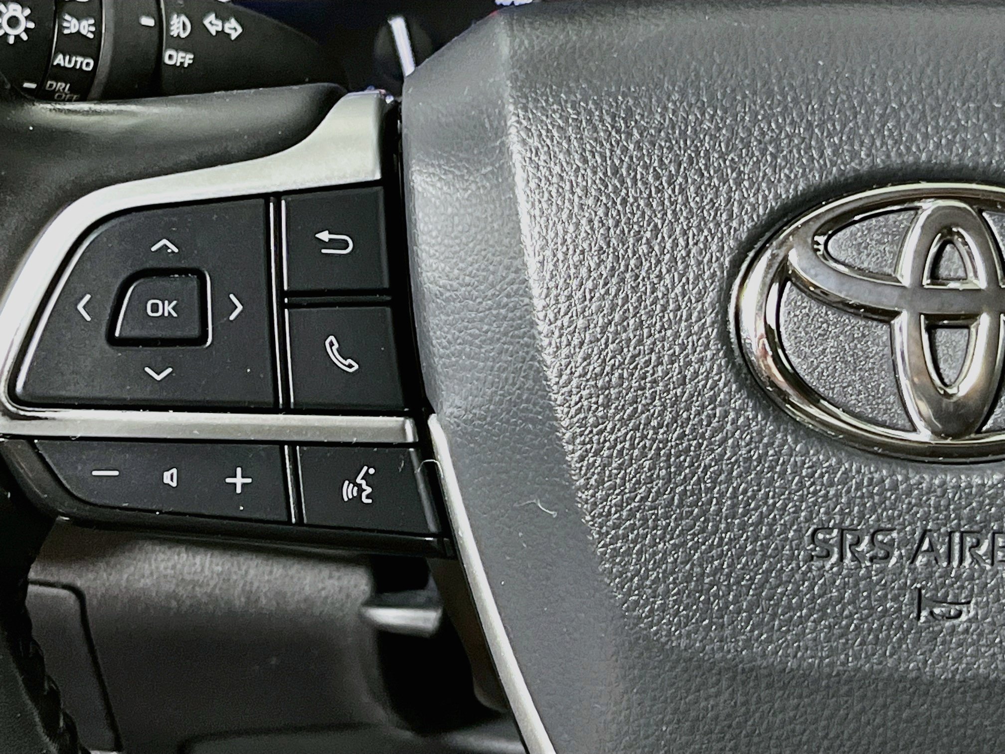 Used 2022 Toyota Highlander XLE FWD image 18