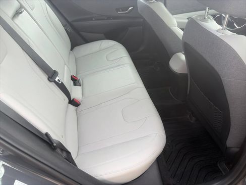 Used 2023 Hyundai Elantra Limited FWD image 10