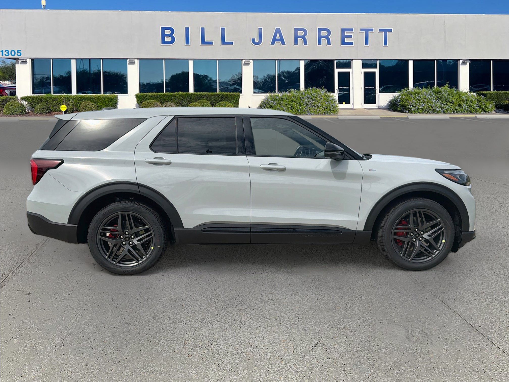 New 2027 Ford Explorer ST-Line w/ Premium Package RWD image 4
