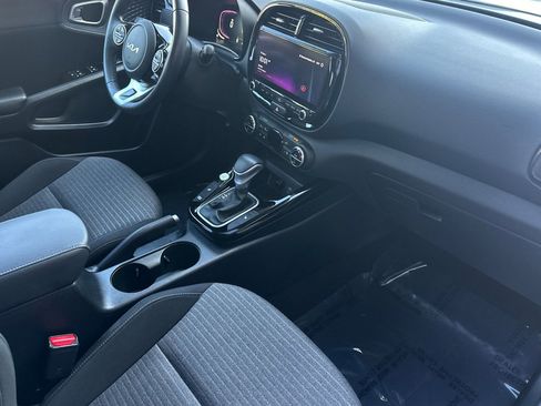 Used 2023 Kia Soul EX image 16