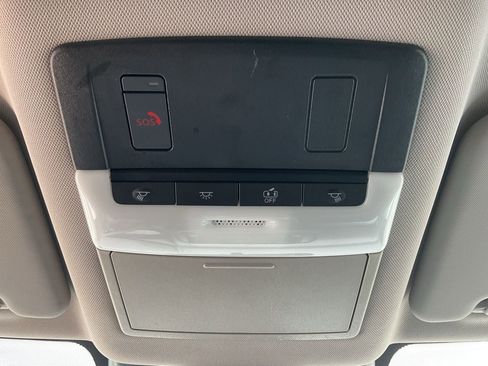 Used 2025 Nissan Rogue SV FWD image 17