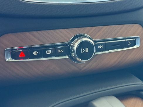 New 2025 Volvo XC90 B6 Plus w/ Protection Package Premier image 21