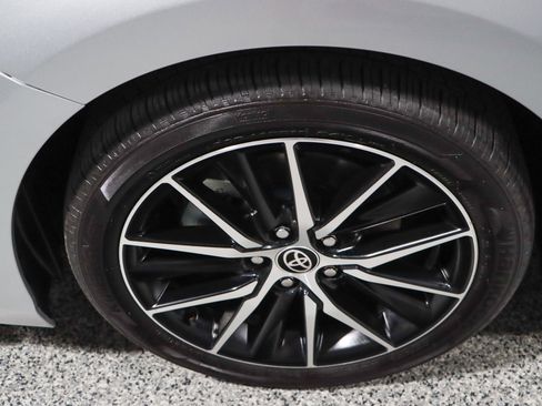 Used 2022 Toyota Camry SE FWD image 11