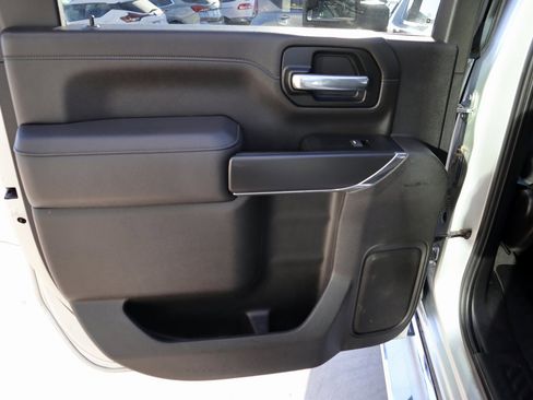 Used 2023 GMC Sierra 2500 SLE image 18