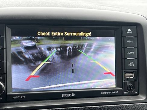Used 2016 Dodge Grand Caravan SXT FWD image 14