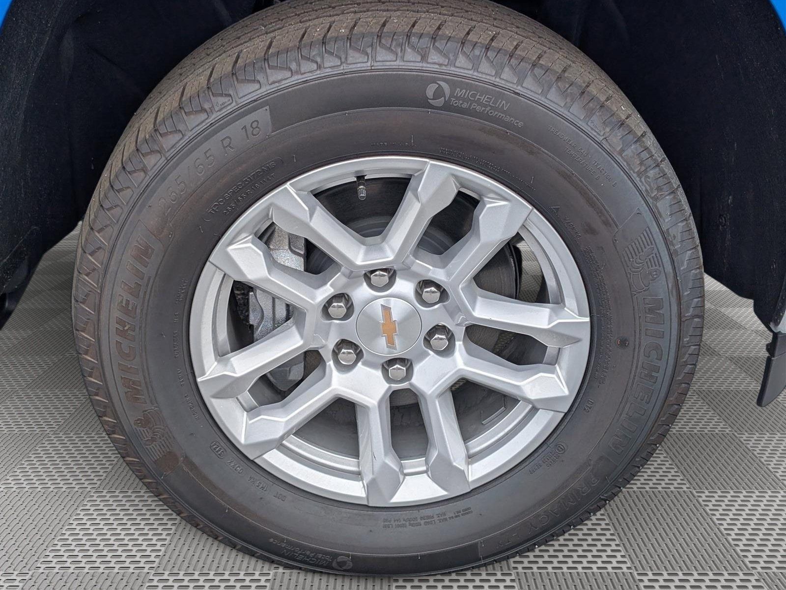 Used 2025 Chevrolet Silverado 1500 LT AWD/4WD image 7