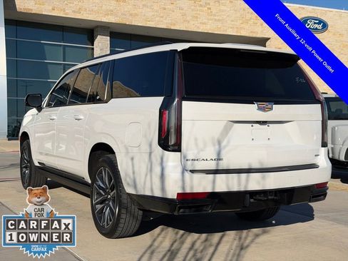 Used 2022 Cadillac Escalade ESV Sport Platinum image 11