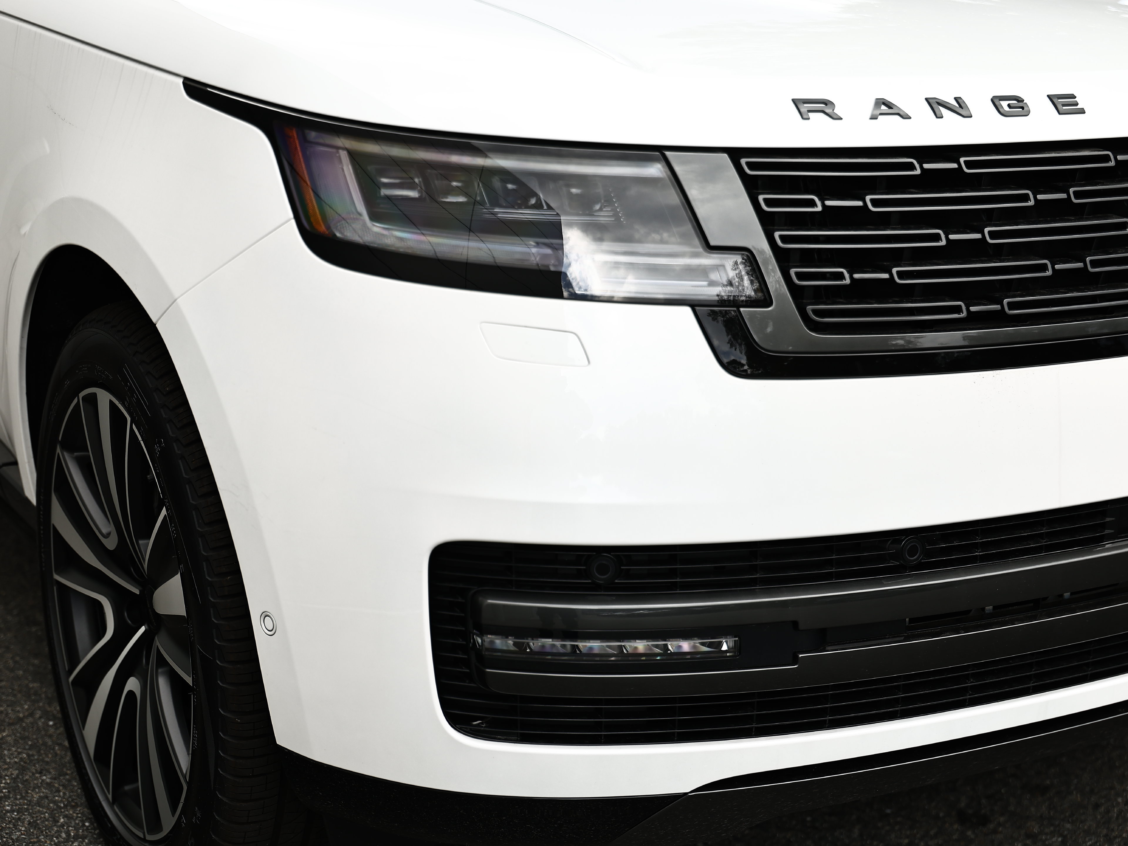 New 2026 Land Rover Range Rover SE AWD/4WD image 15