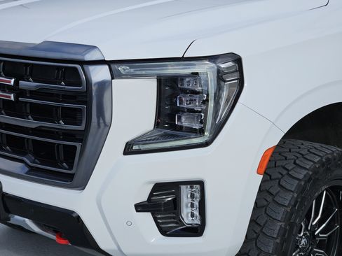 Used 2023 GMC Yukon AT4 image 11