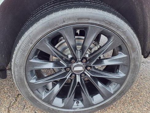 Used 2025 Cadillac Escalade Sport Platinum w/ LPO, ONYX Package image 9