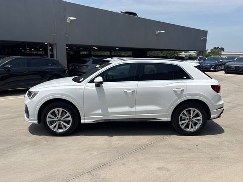 Certified 2025 Audi Q3 2.0T Premium w/ Convenience Package AWD/4WD image 10
