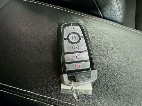 Used 2022 Ford Escape SEL FWD image 39