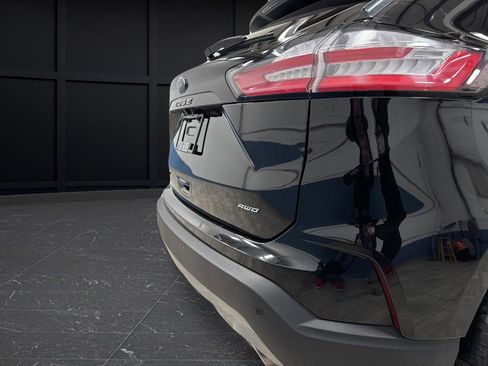 Used 2024 Ford Edge Titanium image 32