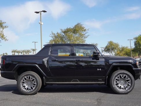 New 2025 GMC Hummer EV 3X image 2