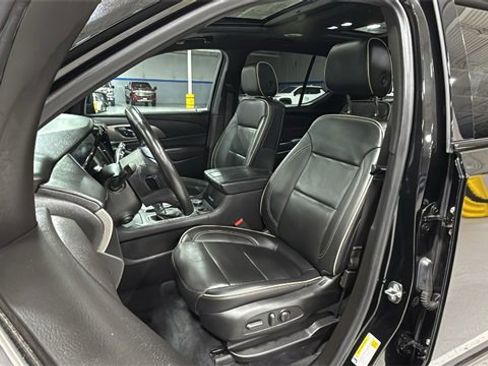 Used 2022 Chevrolet Traverse Premier w/ Redline Edition image 12