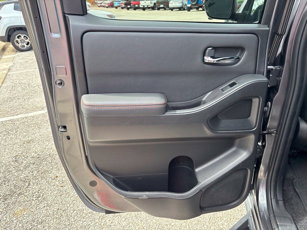 Used 2022 Nissan Frontier PRO-4X AWD/4WD image 14
