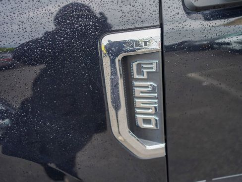 Used 2022 Ford F250 XLT w/ XLT Premium Package AWD/4WD image 40