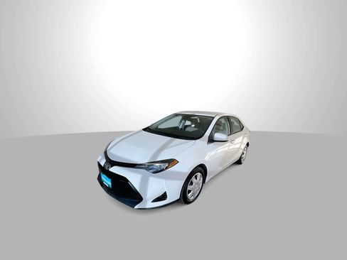Used 2017 Toyota Corolla LE FWD image 4