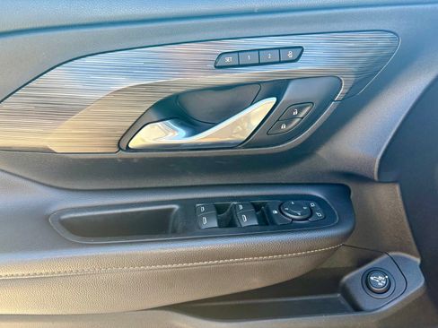 Used 2020 GMC Terrain SLT w/ Preferred Package FWD image 17