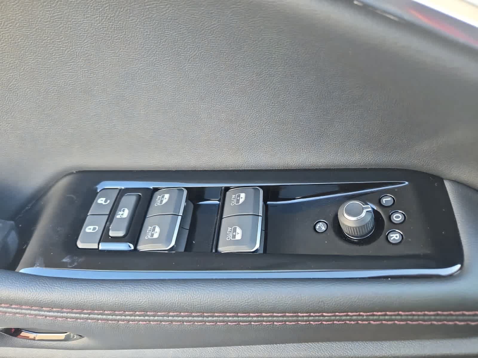 Used 2025 Jeep Wagoneer S Limited AWD/4WD image 21