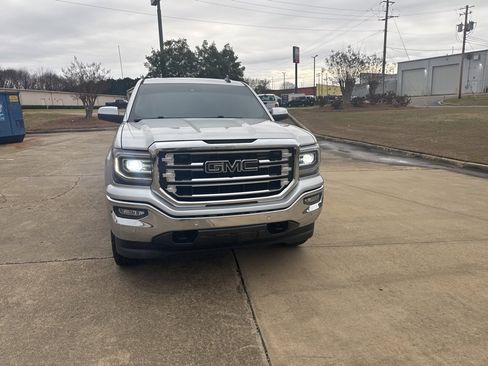 Used 2018 GMC Sierra 1500 SLT image 4