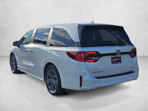 New 2026 Honda Odyssey Touring image 3