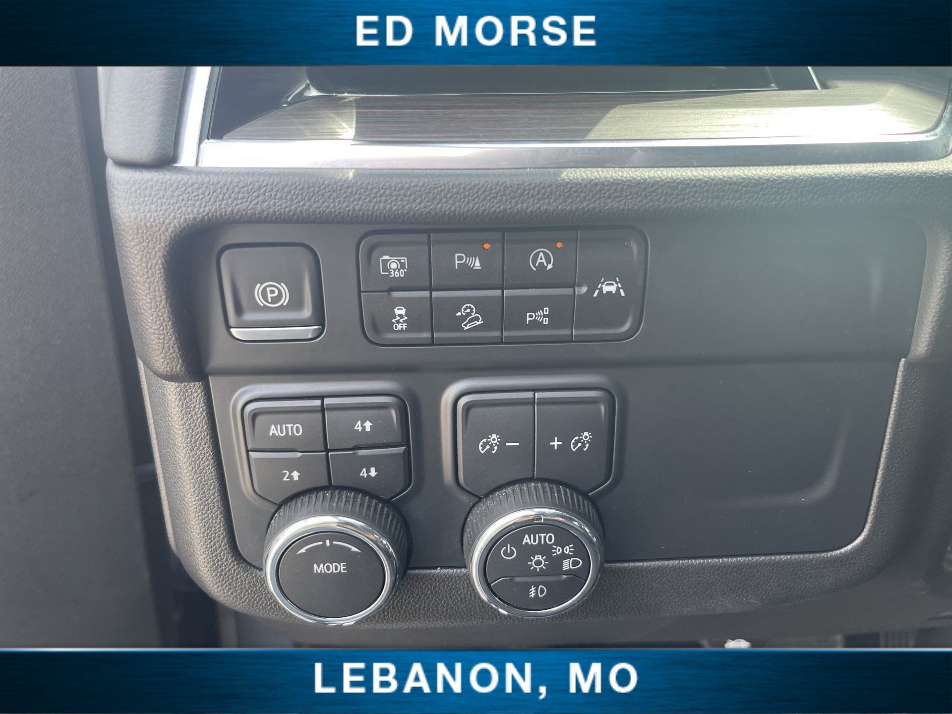 Certified 2025 Chevrolet Suburban Z71 AWD/4WD image 17