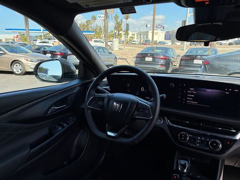 Used 2025 Buick Envista Sport Touring image 33