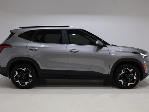 Used 2025 Kia Seltos EX w/ EX Sunroof Package AWD/4WD image 9