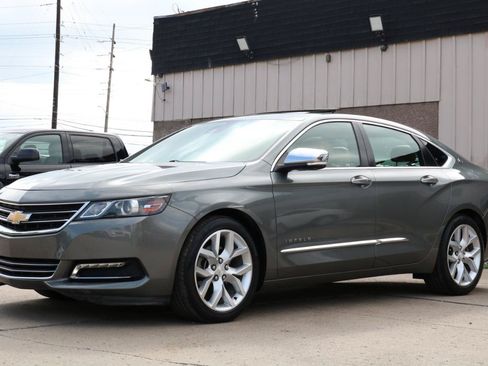 Used 2016 Chevrolet Impala LTZ w/ Enhanced Convenience Package FWD image 20