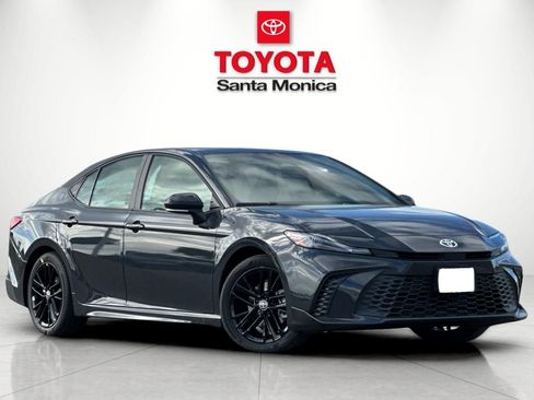 New 2026 Toyota Camry SE FWD image 1