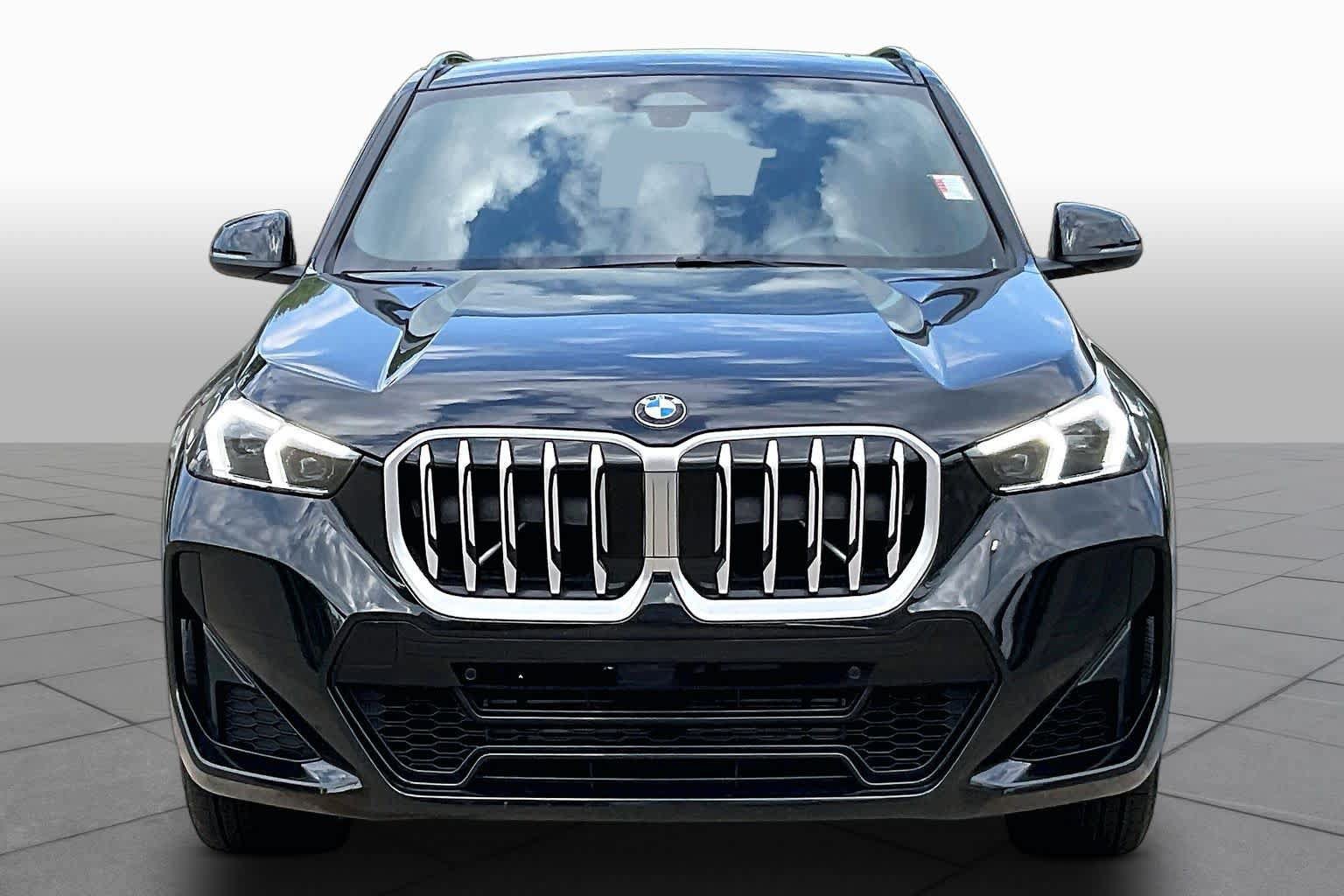 Used 2026 BMW X1 xDrive28i w/ M Sport Package AWD/4WD image 4