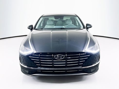 Used 2021 Hyundai Sonata SE FWD image 2