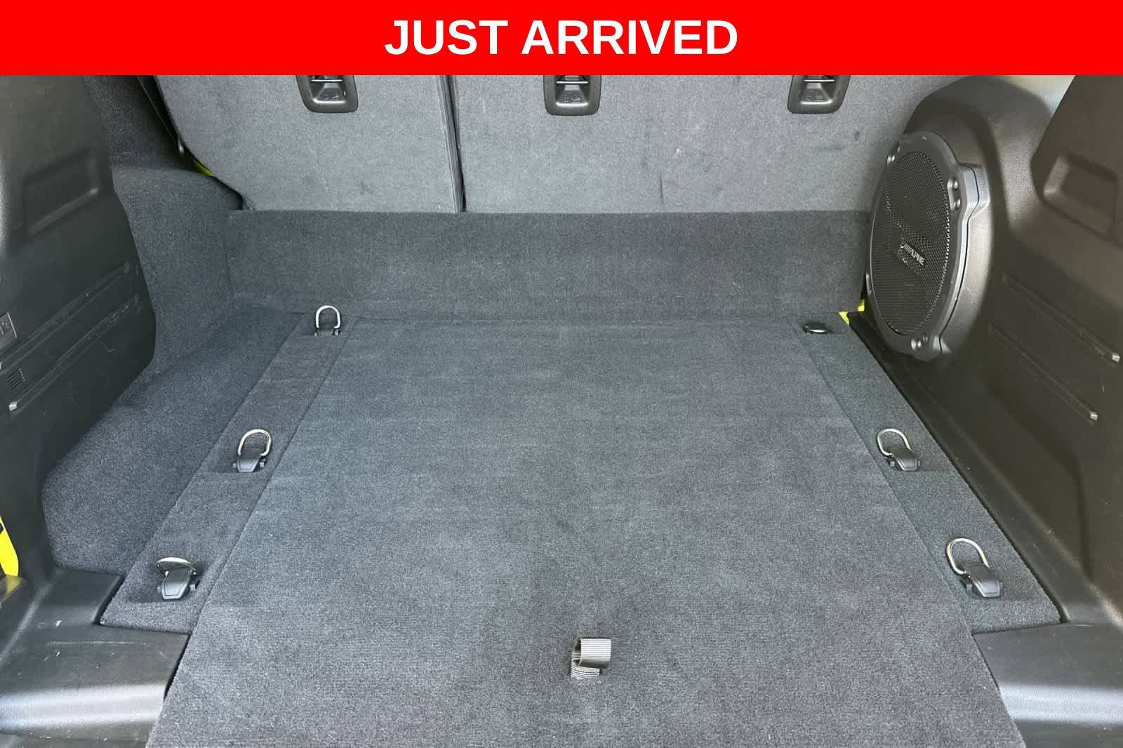 Used 2023 Jeep Wrangler Unlimited Sahara AWD/4WD image 16