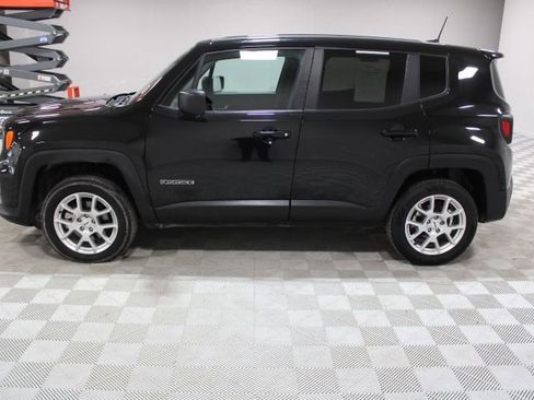 Used 2023 Jeep Renegade Latitude image 7