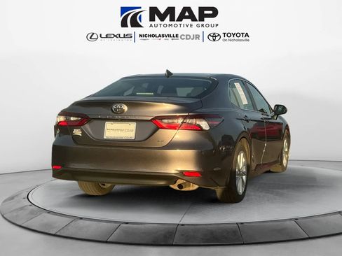 Used 2024 Toyota Camry LE image 5