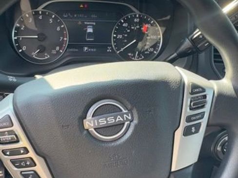 Used 2023 Nissan Titan SV image 14