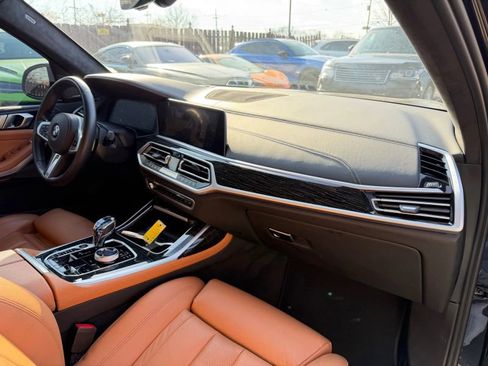 Used 2022 BMW X7 M50i w/ Executive Package image 33