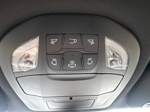 Used 2027 Chrysler Pacifica Select AWD/4WD image 47