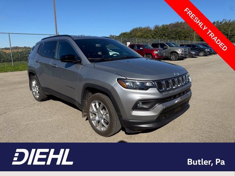 Used 2023 Jeep Compass Latitude AWD/4WD image 1